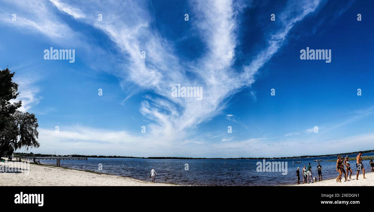 Journée ensoleillée sur le lac Minneola, Clermont, Floride Banque D'Images