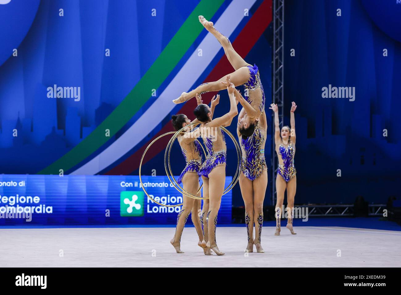 L'équipe du groupe Ouzbékistan vue lors de la finale de la Coupe du monde de gymnastique rythmique FIG 2024 Milano au Forum Unipol. (Photo Fabrizio Carabelli / SOPA images/SIPA USA) Banque D'Images