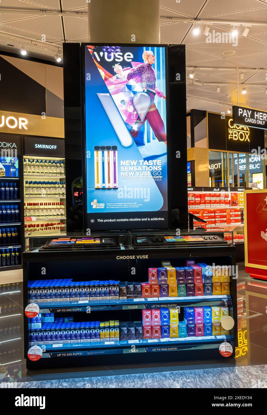 Vuse cigarettes lectroniques stand vendu dans la boutique hors taxes l'aroport international de Zayed, Abu Dhabi, eau Photo Stock - Alamy Vuse cigarettes lectroniques stand vendu dans la boutique hors taxes l'aroport international de Zayed, Abu Dhabi, eau Photo Stock - Alamy