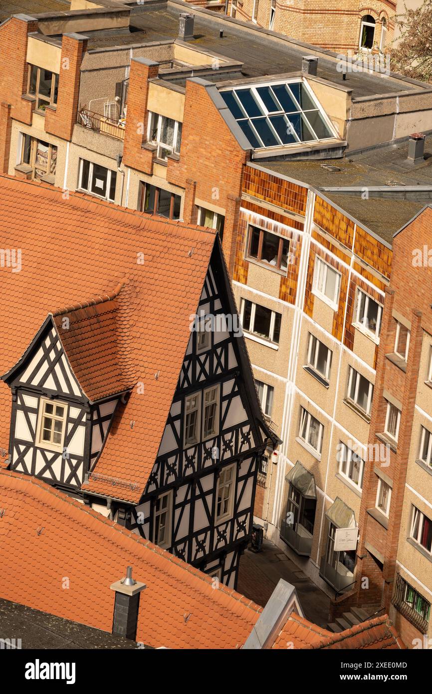 Vue depuis l'église du marché des tours jumelles sur la ville de Halle en Saxe-Anhalt Banque D'Images