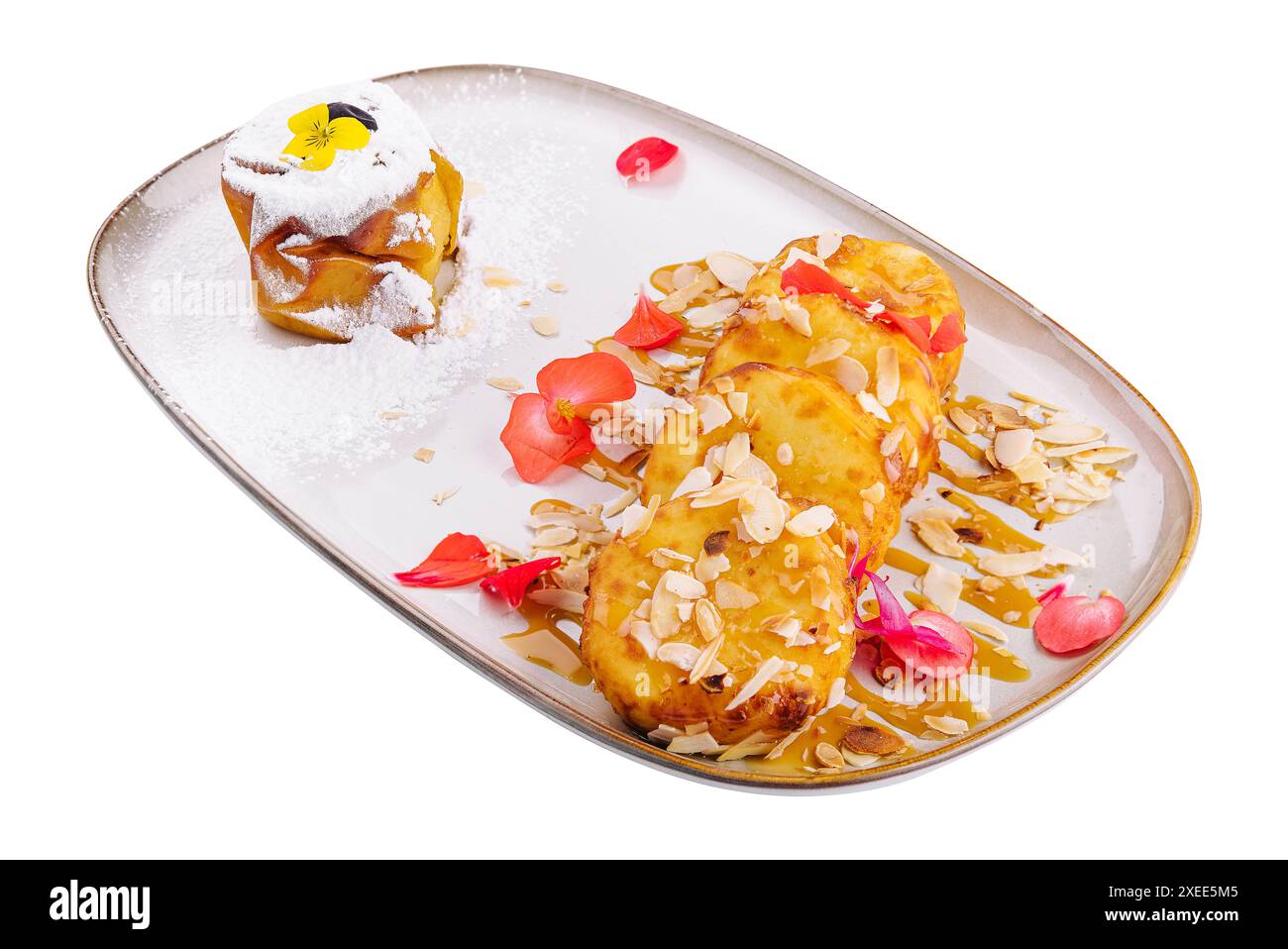 Crêpes au fromage cottage avec miel et amandes Banque D'Images