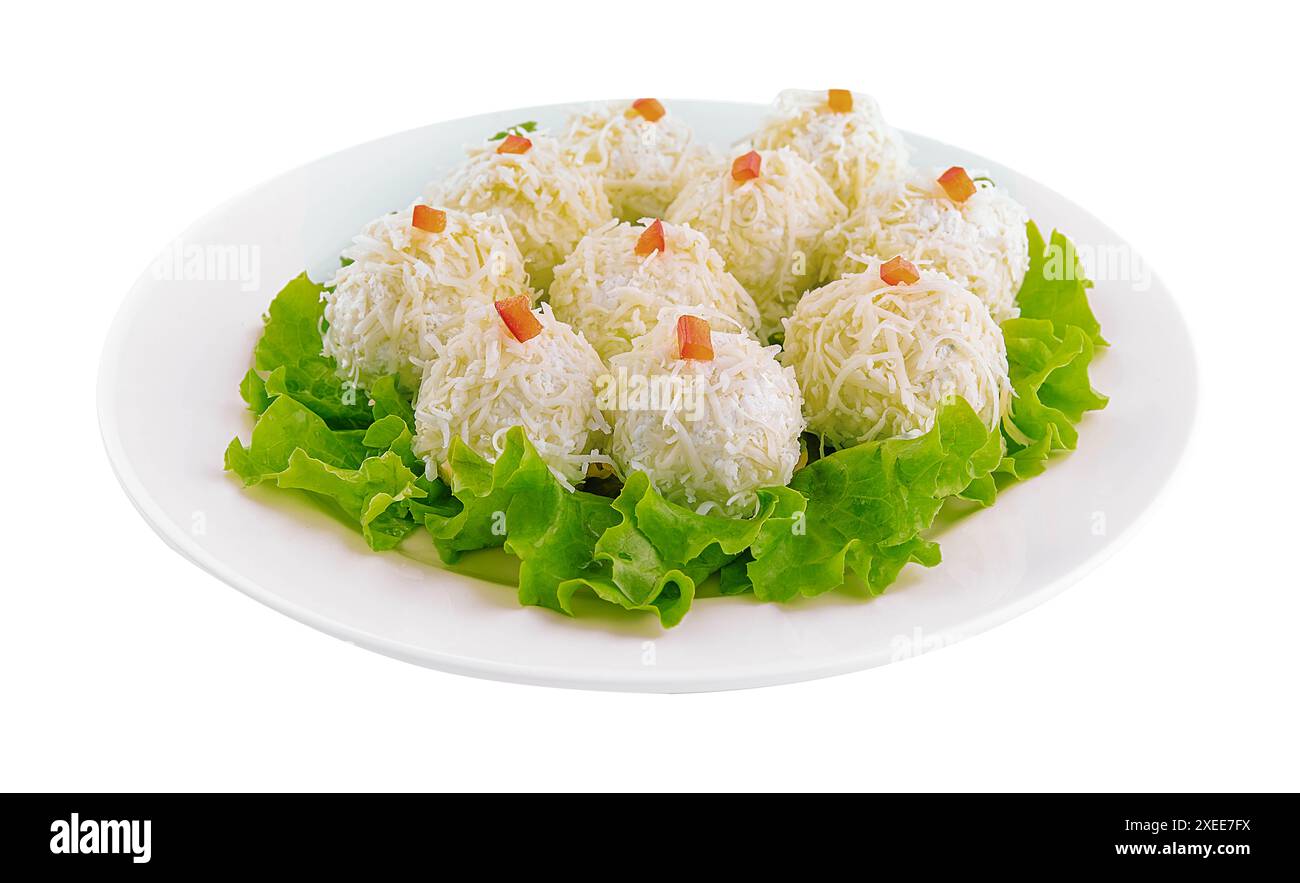 Boulettes de fromage avec ail et mayonnaise sur feuille de laitue Banque D'Images