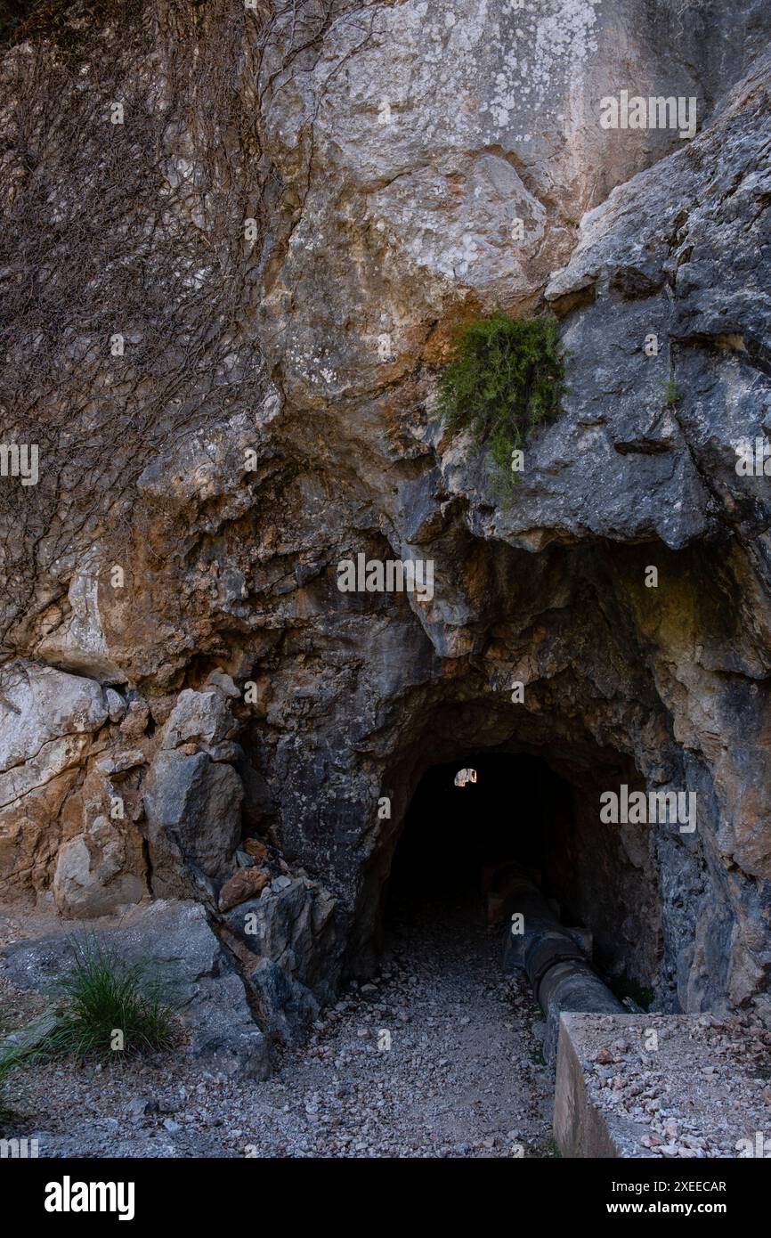 Canalisation de Cuber à travers le torrent Almadra, Majorque, Îles Baléares, Espagne Banque D'Images