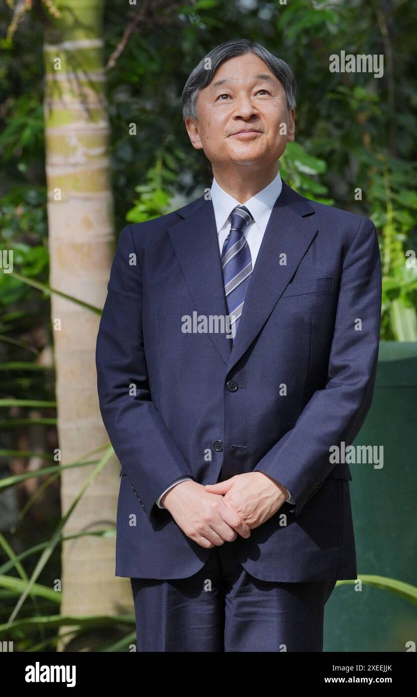 L'empereur Naruhito du Japon lors de sa visite à Kew Gardens, Londres, alors qu'il poursuit sa visite d'État au Royaume-Uni. Date de la photo : jeudi 27 juin 2024. Banque D'Images