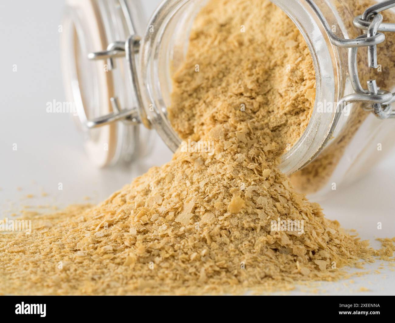 Levure inactive nutritionnelle dans un pot en verre Banque D'Images