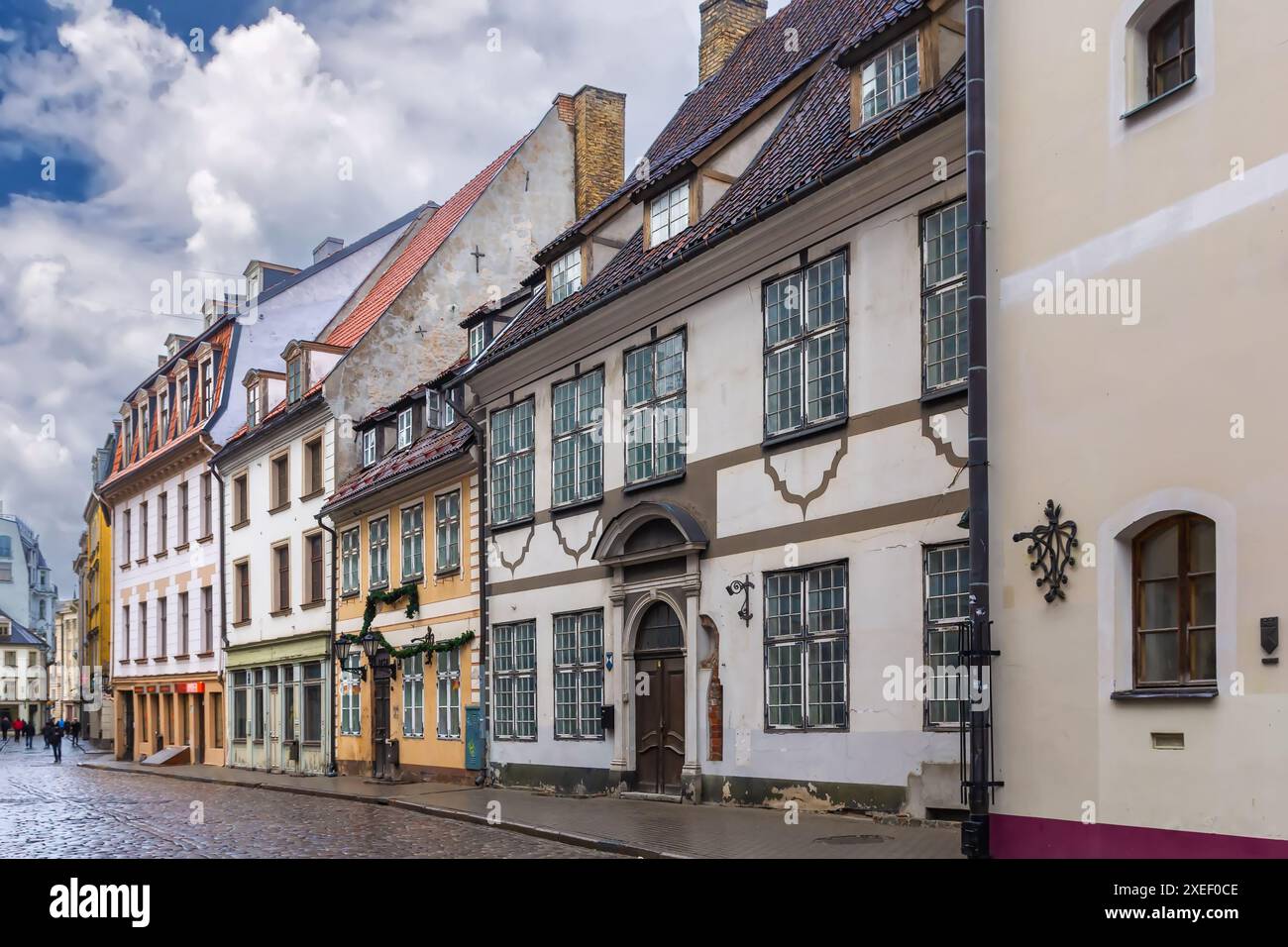 Rue dans la vieille ville de Riga, Lettonie Banque D'Images