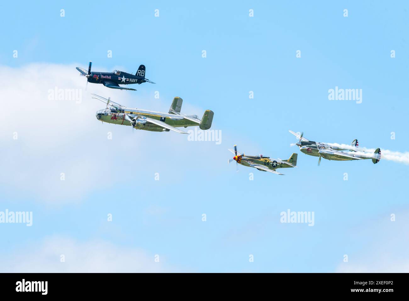 L'équipe Flying Bulls au Sywell Airshow 2024 dans le Northamptonshire, au Royaume-Uni. B-25 Mitchell, Lockheed P-38 Lightning, P-51 Mustang, Vought F4U avions Corsair Banque D'Images