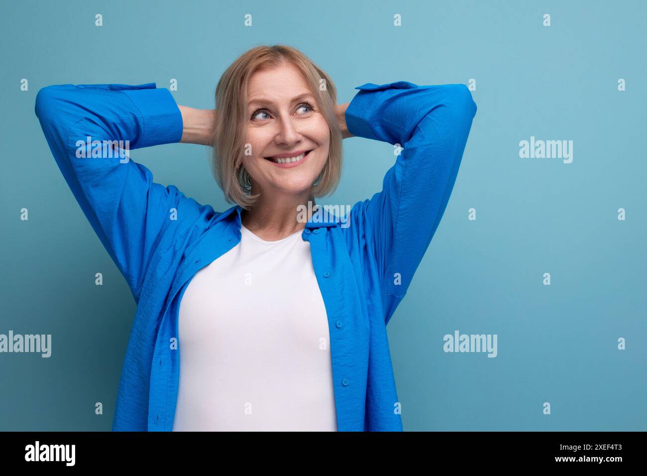 Femme avec coupe de cheveux bob Banque de photographies et d’images à