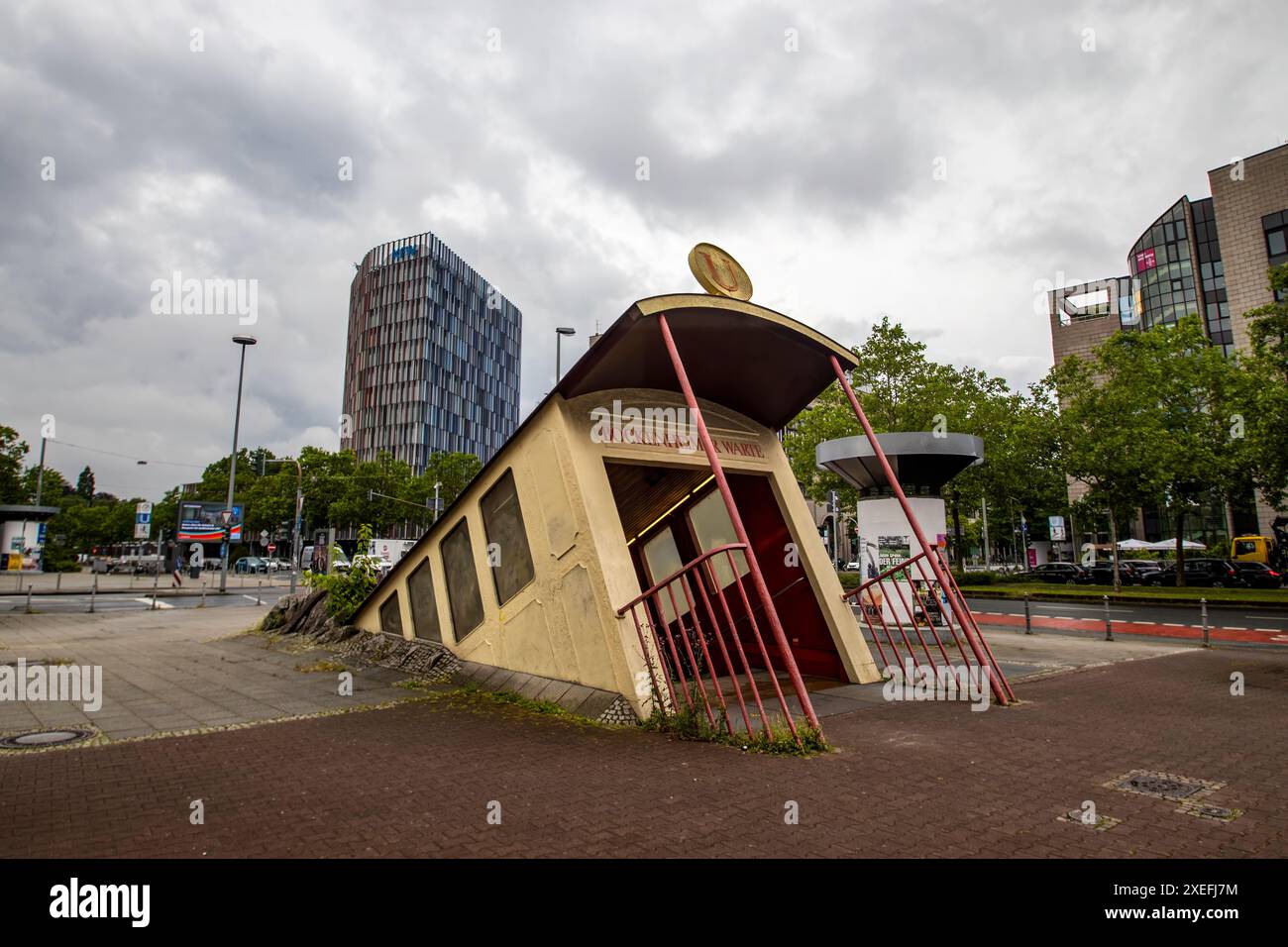 L'entrée de la station de U-Bahn Bockenheimer Warte à Francfort, Allemagne Banque D'Images