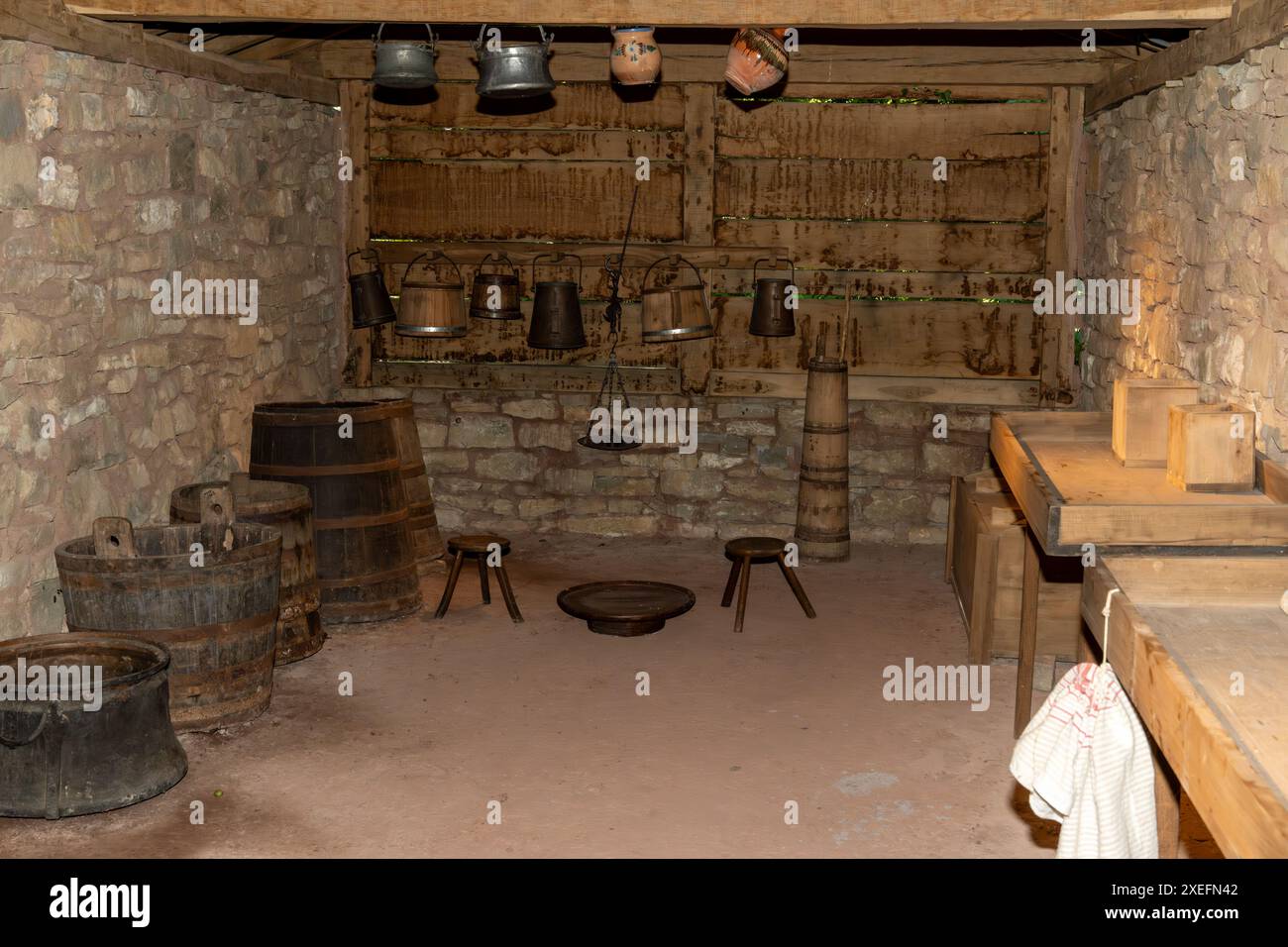 Intérieur d'une ancienne cuisine montrant le mode de vie traditionnel Banque D'Images