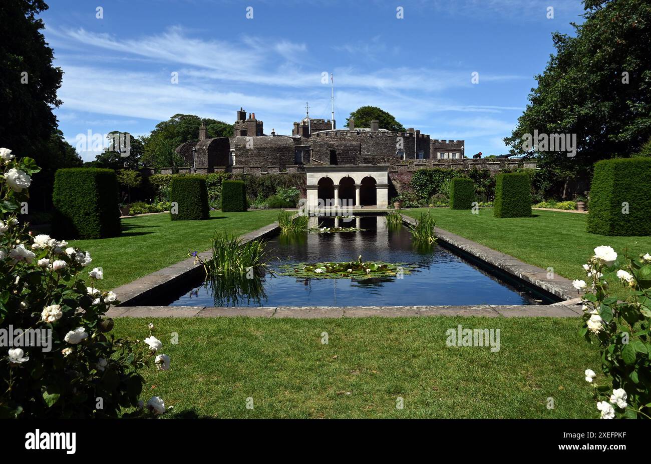 Les jardins ornementaux du château de Walmer dans le comté anglais du Kent. Ils datent des années 1790 et 1860 et couvrent environ 8 acres. Banque D'Images