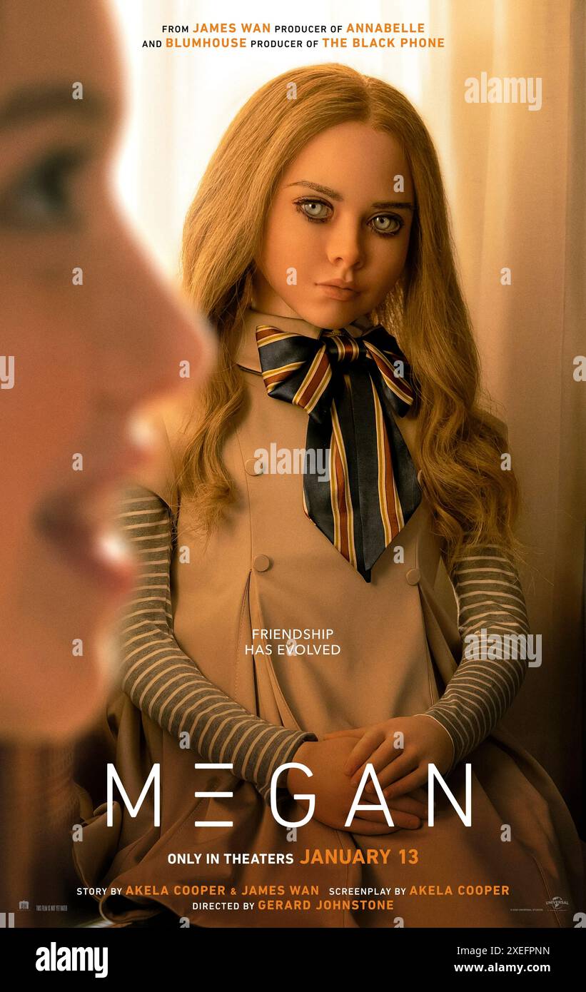 M3GAN (2022) réalisé par Gerard Johnstone et mettant en vedette Allison Williams, Violet McGraw et Ronny Chieng. Un ingénieur en robotique dans une entreprise de jouets construit une poupée robot réaliste qui commence à prendre une vie propre. Affiche US One Sheet ***USAGE ÉDITORIAL SEULEMENT***. Crédit : BFA / Universal Pictures Banque D'Images