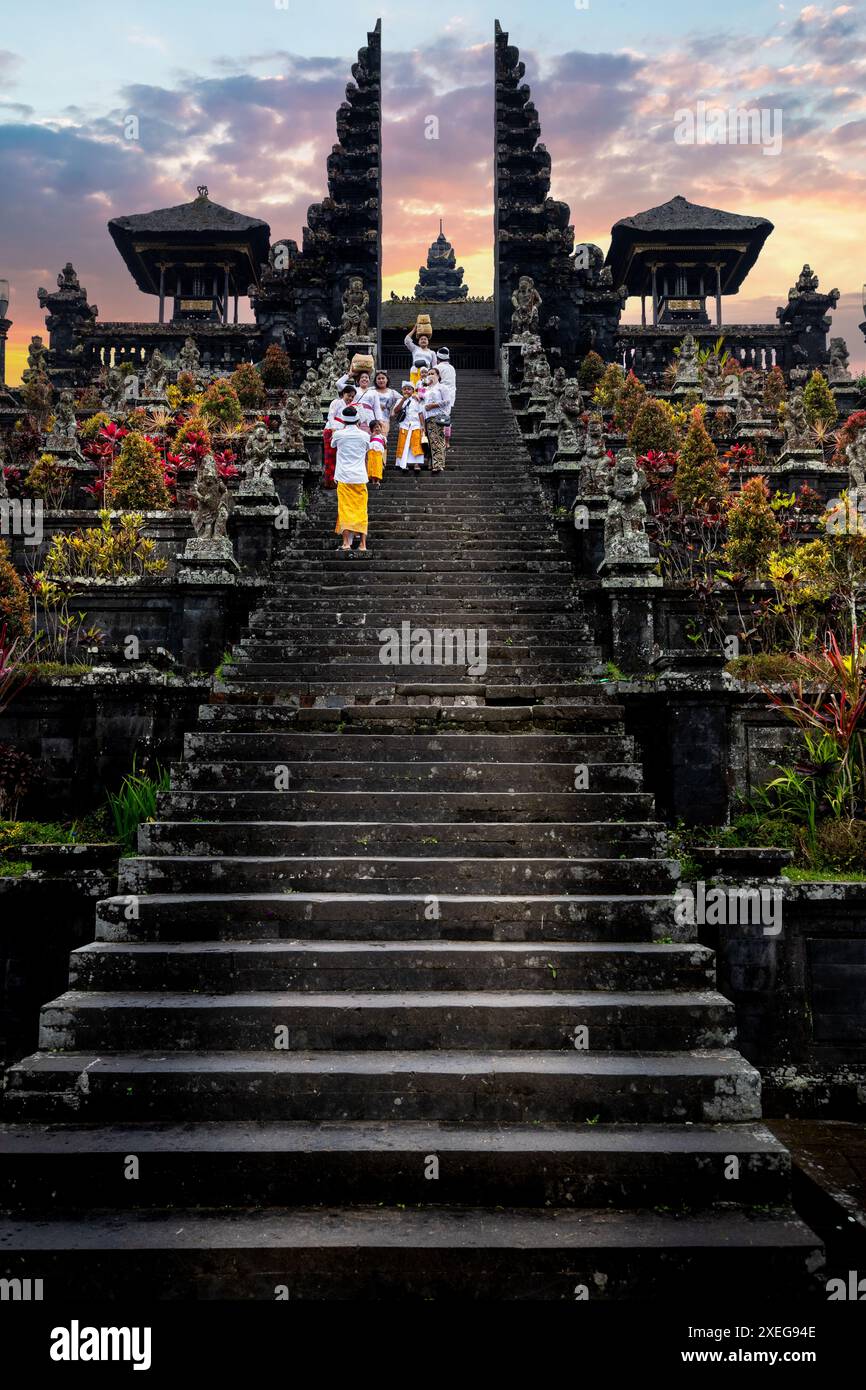 Le temple Besakih sur le volcan Agung. Bali est également appelé le temple mère. Banque D'Images