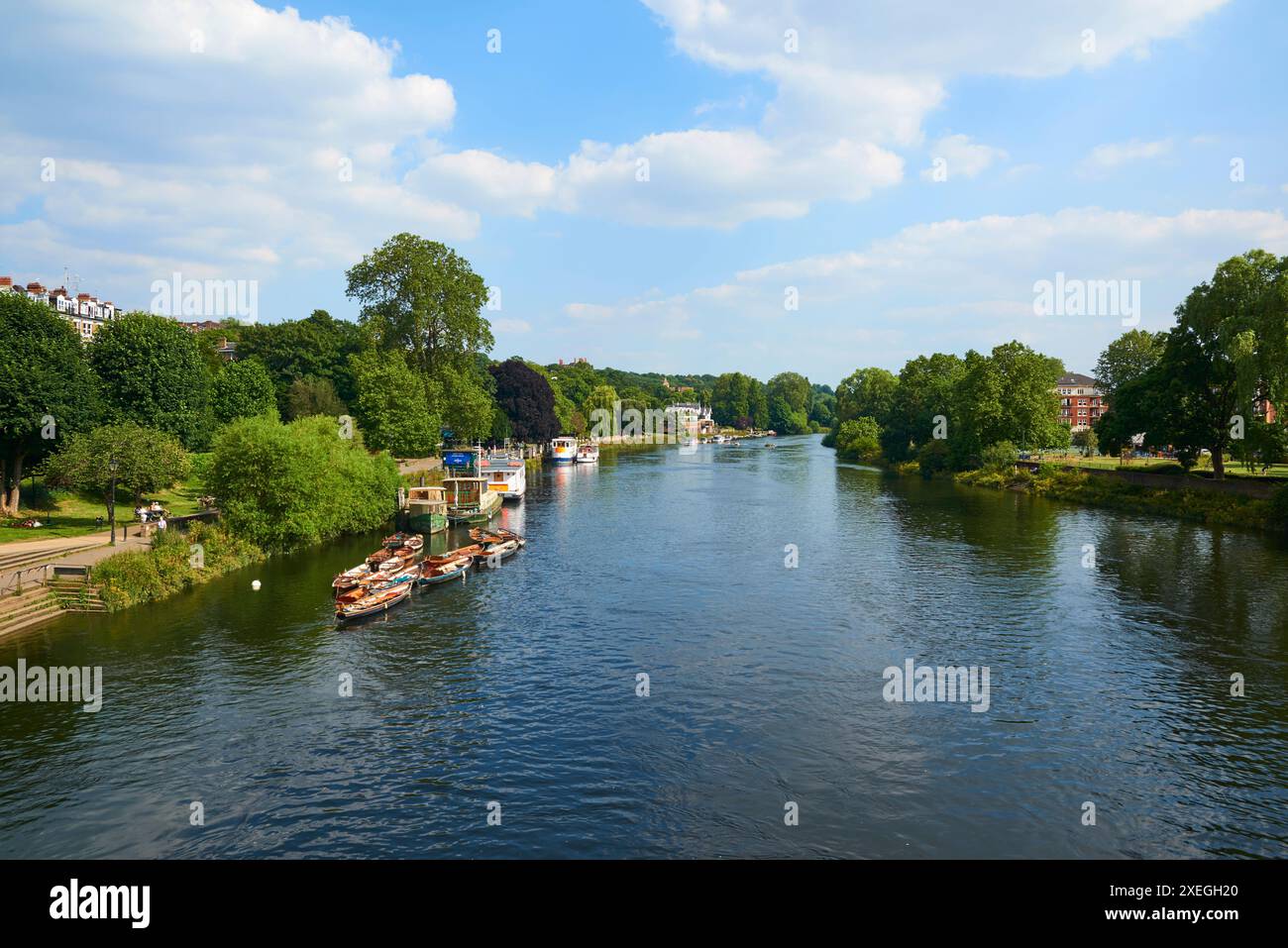 La Tamise depuis Richmond Bridge, Richmond-upon-Thames, Greater London UK, vers l'ouest Banque D'Images