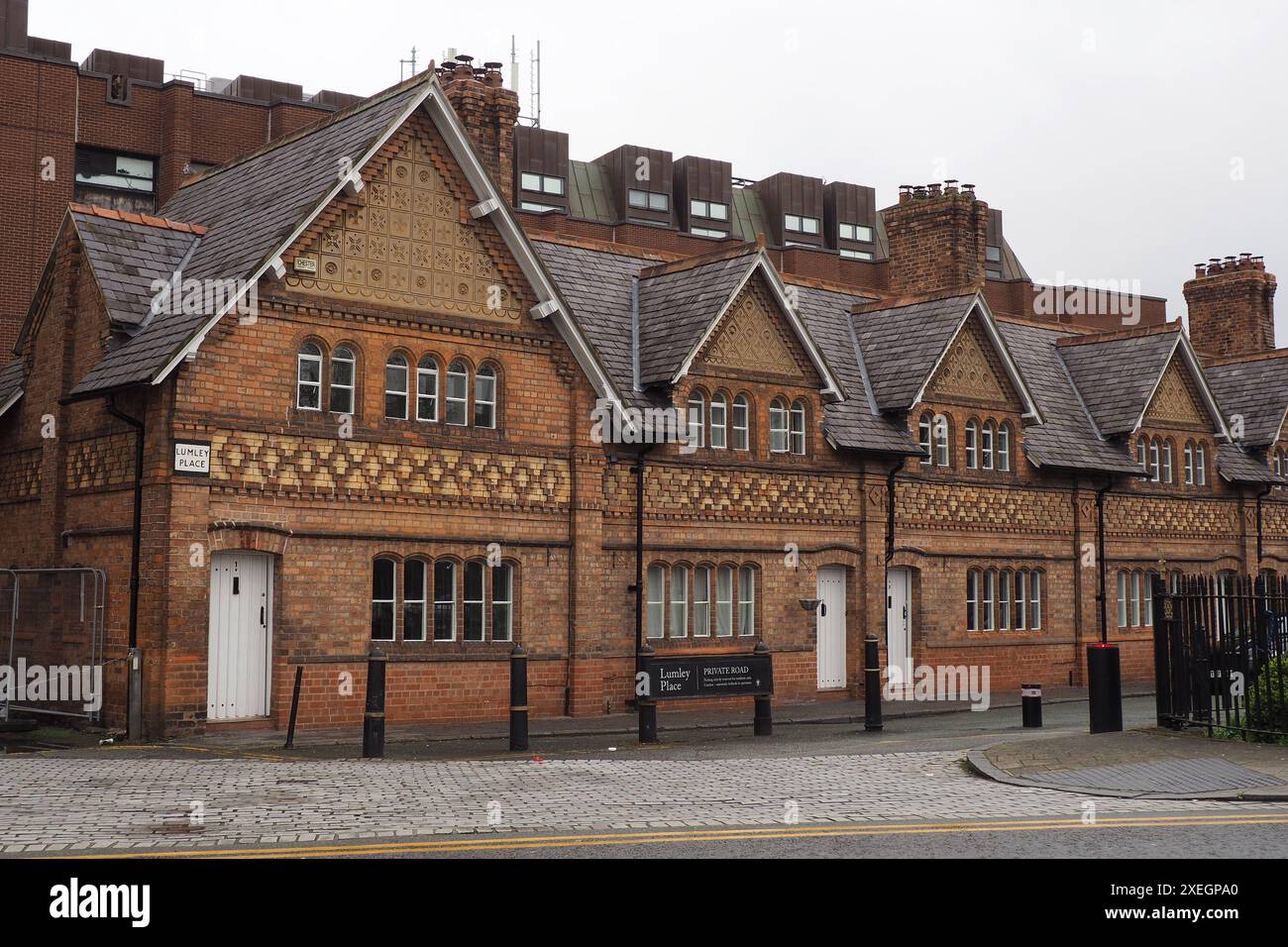 Lumley place, une terrasse historique classée grade 2 de logements appartenant au Grosvenor Estate à Chester Banque D'Images