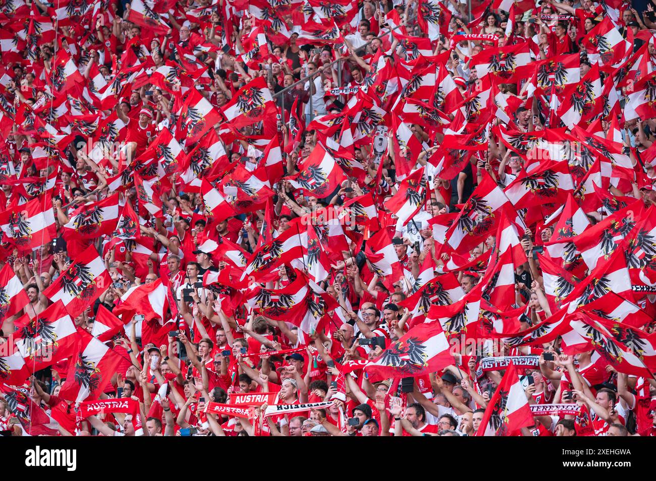 BERLIN, ALLEMAGNE - 21 JUIN 2024 : Euro 2024 Groupe d match Pologne vs Autriche 1:3. Partisans de l'Autriche. Banque D'Images