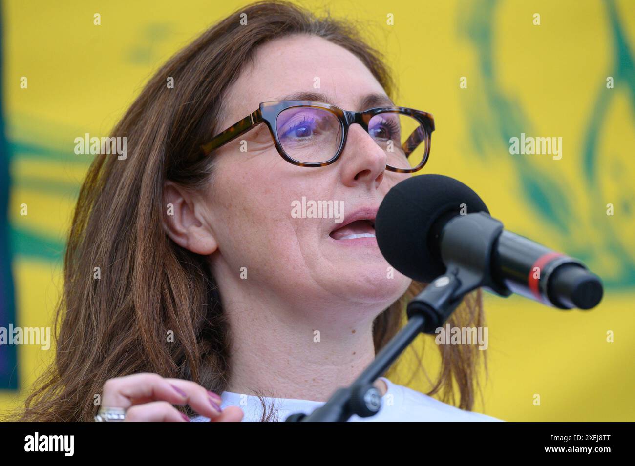 Tanya Steele CBE - WWF UK - à la marche Restore nature Now dans le centre de Londres, le 22 juin 2024 Banque D'Images