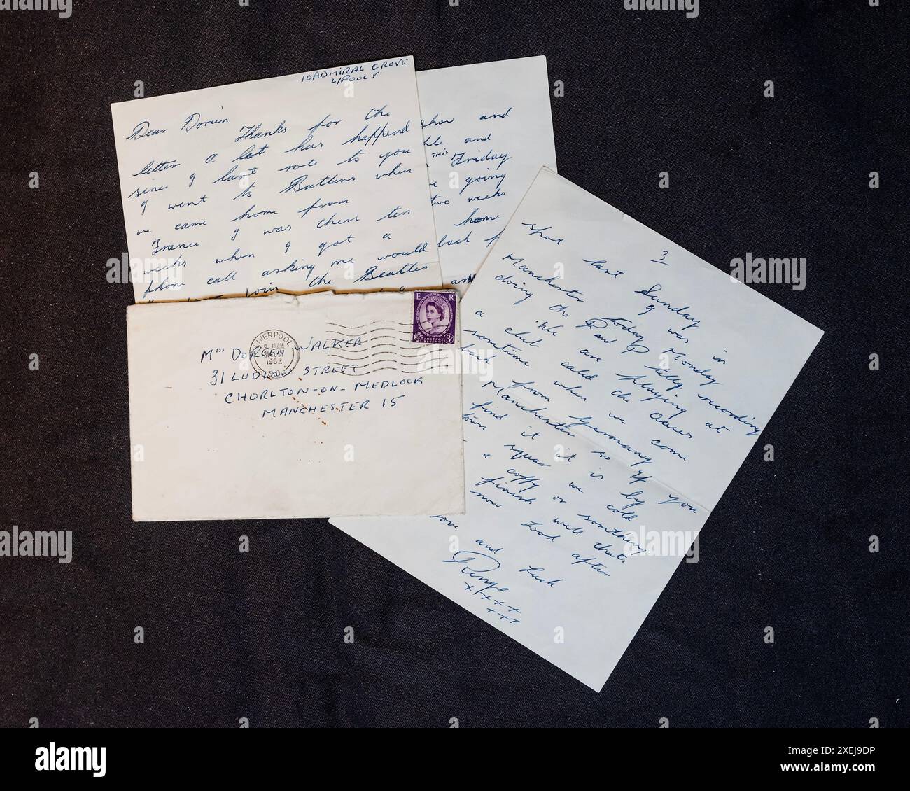 Londres, Royaume-Uni. 28 juin 2024. Une lettre autographe de Ringo Starr sur son adhésion aux Beatles et la sortie de leur premier single, Love me Do qui comporte la phrase : « J'ai reçu un appel téléphonique demandant si je rejoignais les Beatles et j'ai dit oui » (estimation : £30,000-40,000) - Christie's Classic week sales. Couvrant l'art de l'Antiquité au XXe siècle, avec six ventes aux enchères en direct, la série se déroulera du 2 au 10 juillet, avec des temps forts des enchères à la vue du public du 28 juin. Crédit : Guy Bell/Alamy Live News Banque D'Images