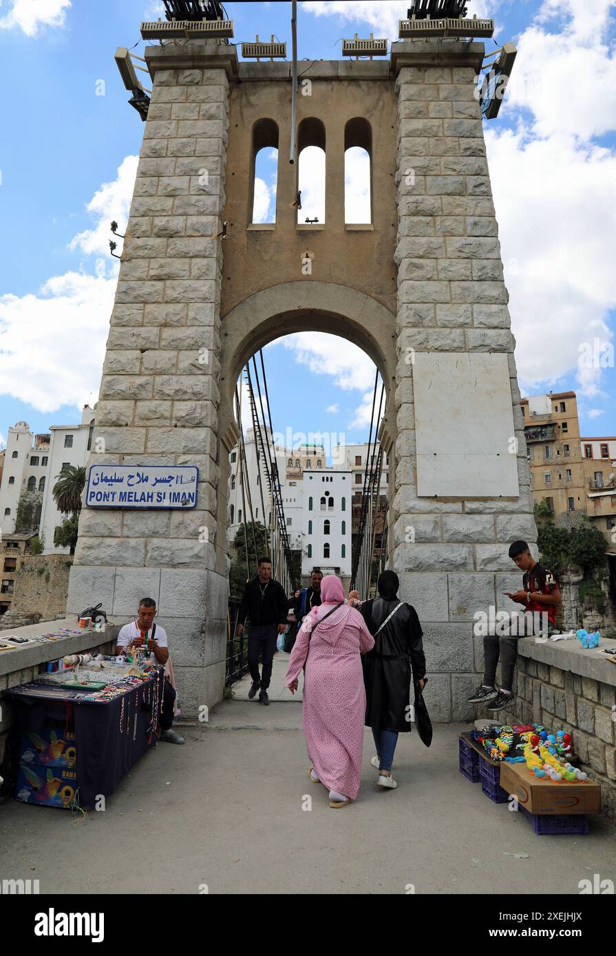Passerelle Mellah Slimane conçue par Ferdinand Arnodin à Constantine en Algérie Banque D'Images Passerelle Mellah Slimane conçue par Ferdinand Arnodin à Constantine en Algérie Banque D'Images