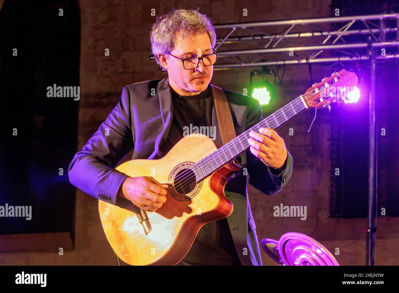 Au P'tit bonheur en concert sur la place de la Madeleine pendant la Fête de la musique. Béziers, Occitanie, France Banque D'Images