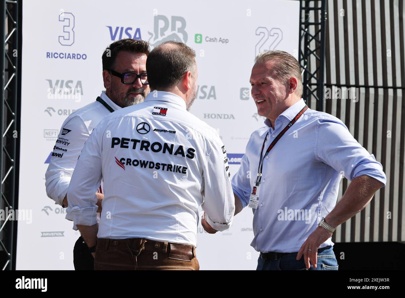 Jos Verstappen, und Mercedes Teammitglieder, AUT, Oesterreich, formel 1 Weltmeisterschaft grand Prix d'Autriche, 28.06.2024 Foto : Eibner-Pressefoto/Annika Graf Banque D'Images