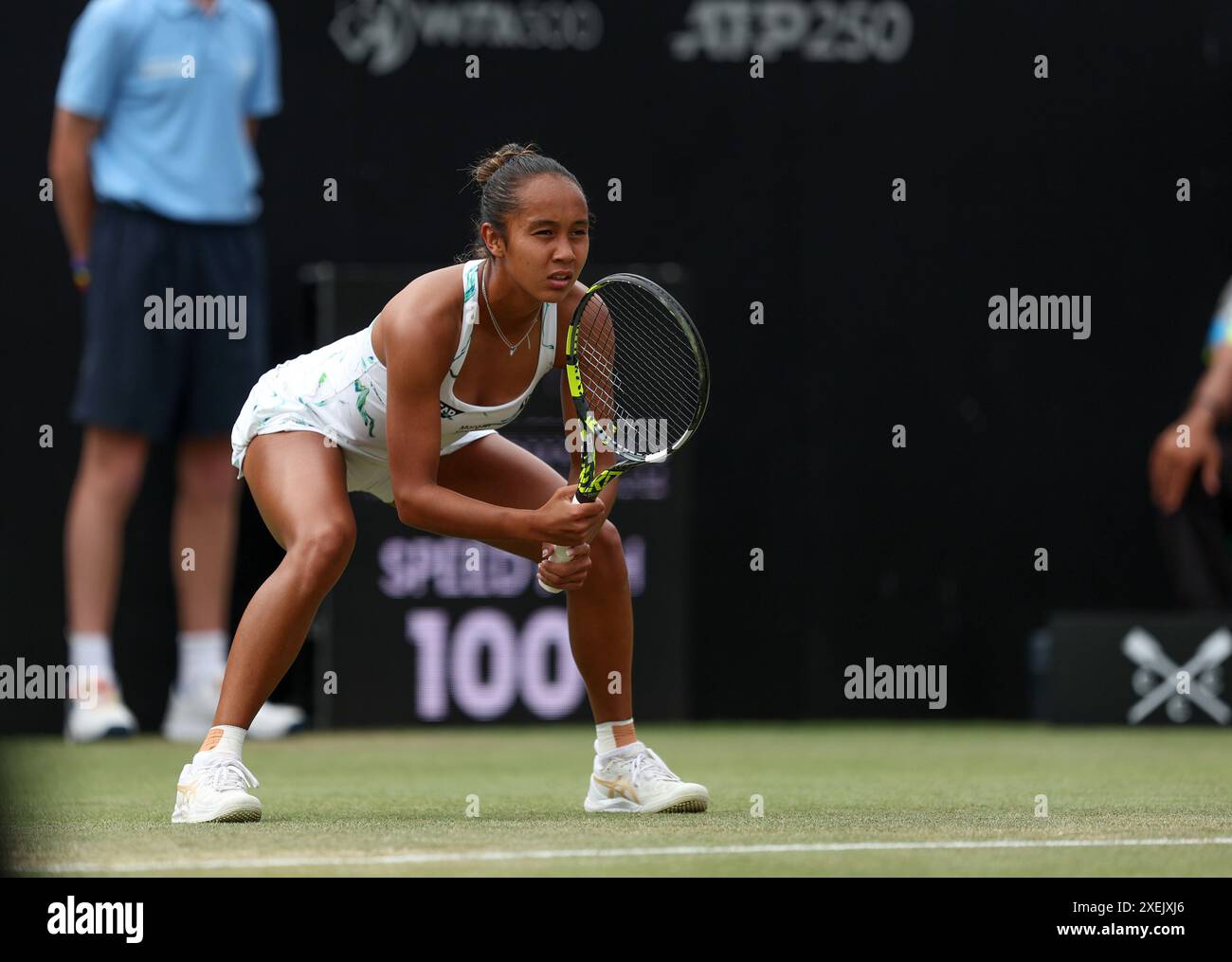 Laylah Fernandez en action contre Madison Keys le septième jour du Rothesay International au Devonshire Park, Eastbourne. Date de la photo : vendredi 28 juin 2024. Banque D'Images