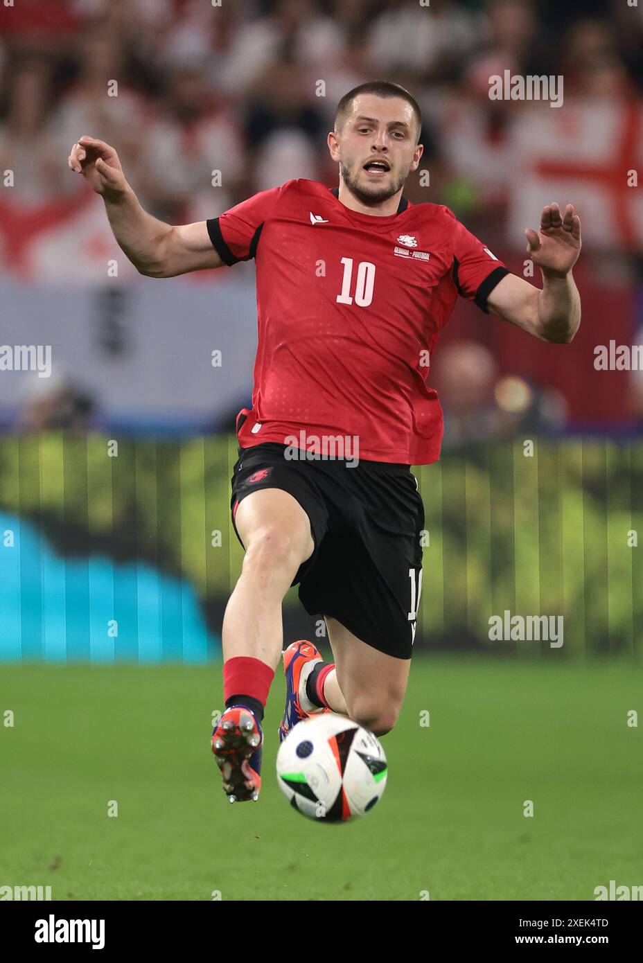 Gelsenkirchen, Allemagne. 26 juin 2024. Giorgi Chakvetadze de Géorgie lors du match des Championnats d'Europe de l'UEFA à l'Arena Aufschalke, Gelsenkirchen. Le crédit photo devrait se lire : Jonathan Moscrop/Sportimage crédit : Sportimage Ltd/Alamy Live News Banque D'Images