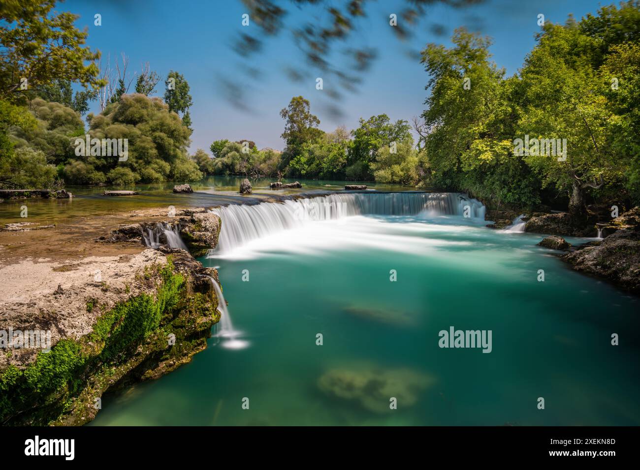 Image longue exposition de la célèbre cascade de Manavgat (Manavgat Selalesi) à Antalya Manavgat Banque D'Images