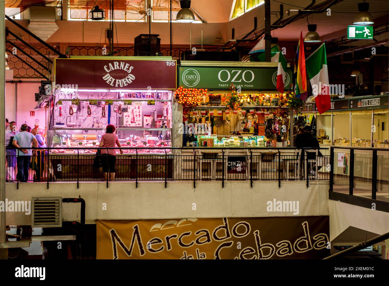 Marché Mercado de la Cebada dans le quartier de la Latina, madrid, espagne. Banque D'Images