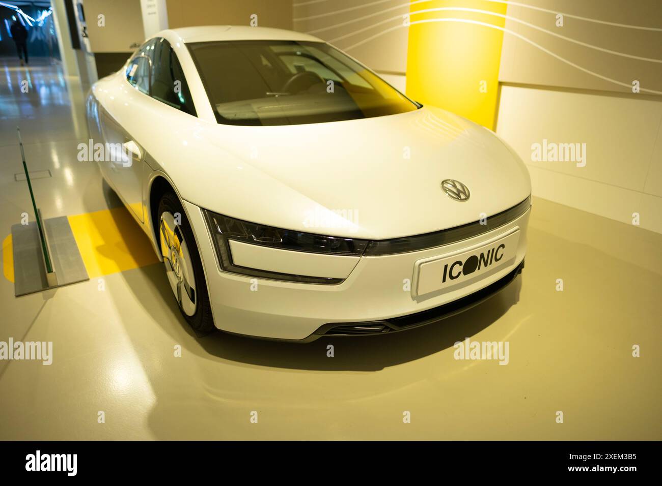 Volkswagen 2014 VW XL7 CONCEPT CAR ÉLECTRIQUE, prototype DE VOITURE CLASSIQUE, présente la conduite intelligente autonome, concept de voiture électrique par Volkswagen Group Banque D'Images