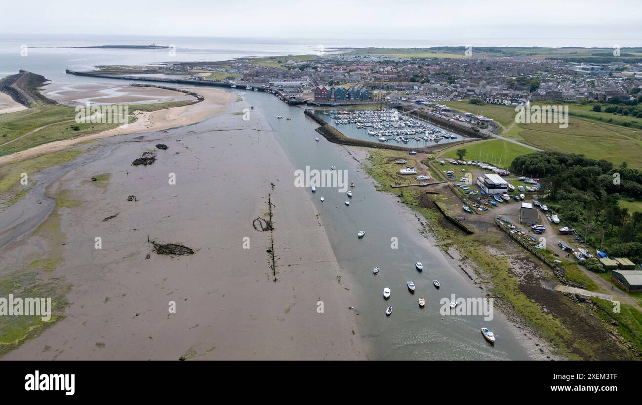 Vue aérienne de l'estuaire de la rivière Coquet, Amble Marina, Northumberland, Angleterre. Banque D'Images