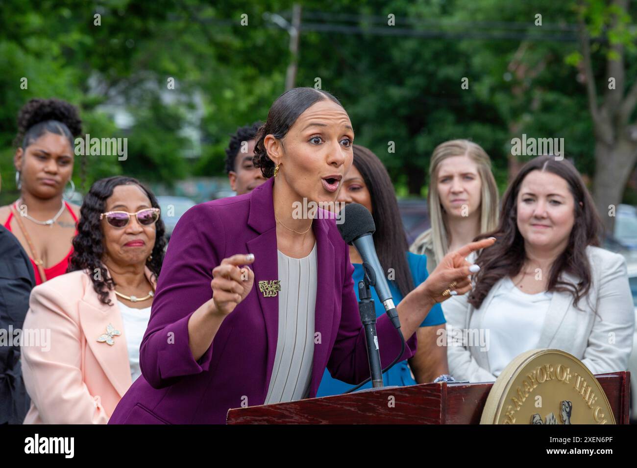 Detroit, Michigan - Mary Sheffield, présidente du Conseil municipal de Detroit, prend la parole lors d'un événement annonçant la disponibilité du financement du Plan de sauvetage américain Banque D'Images