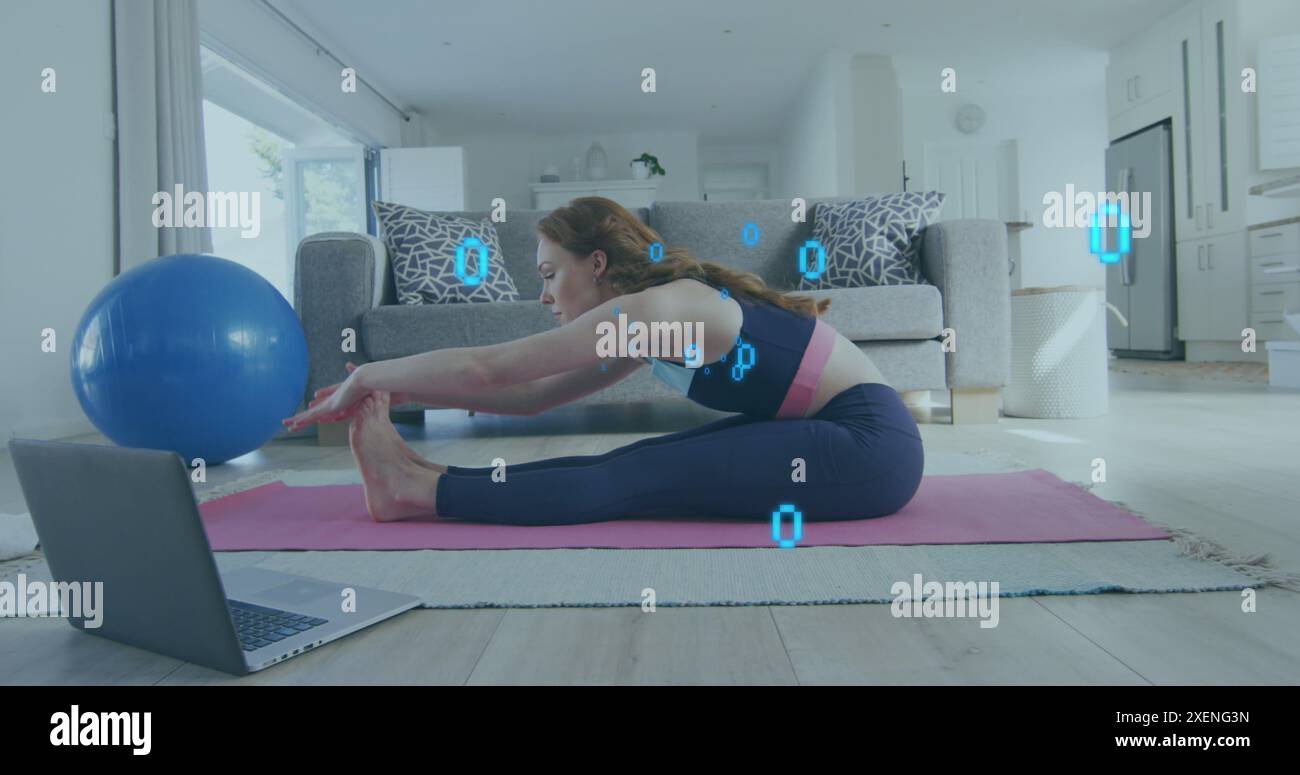 Image d'une femme caucasienne exerçant avec un ordinateur portable et un traitement de données de codage binaire Banque D'Images
