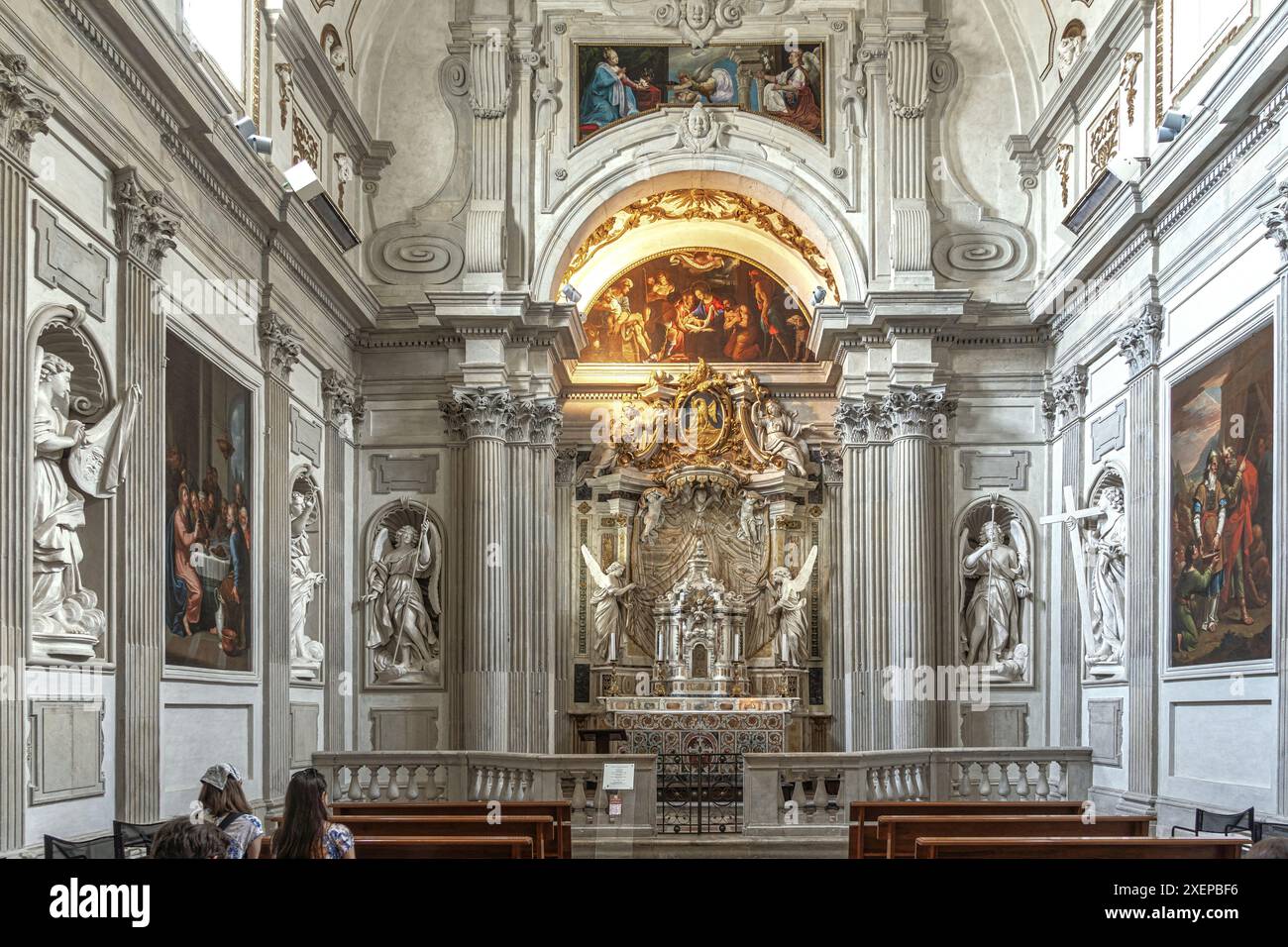Chapelle du Saint Sacrement avec un ciborium en marbre avec tabernacle dans la cathédrale de Spoleto. Spoleto, province de Pérouse, Ombrie, Italie, Europe Banque D'Images