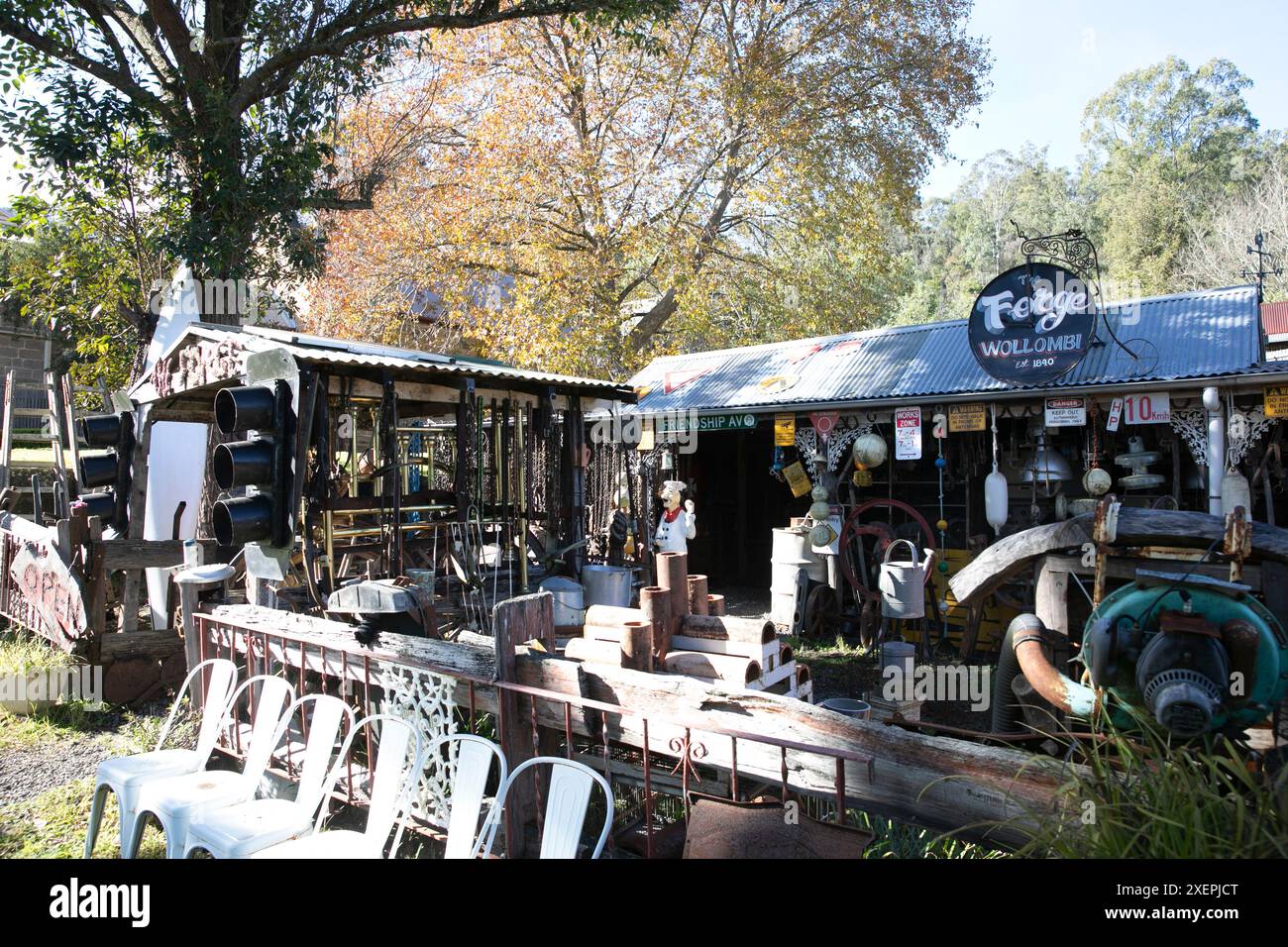 Village de Wollombi, le magasin d'antiquités Forge dans le centre du village de Wollombi, région de Hunter, Nouvelle-Galles du Sud, Australie Banque D'Images