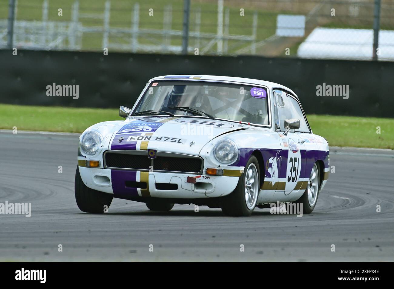 Richard Hammond, Anthony Greenhouse, MG BGT, The Adams & page Swinging Sixties/Mintex Classic K, quarante minutes de course pour la série combinée Banque D'Images