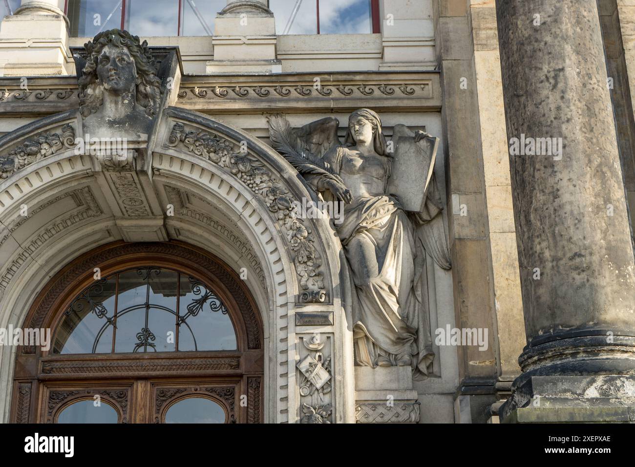 Détail de l'entrée de l'école d'art à Dresde, Saxe, Allemagne Banque D'Images