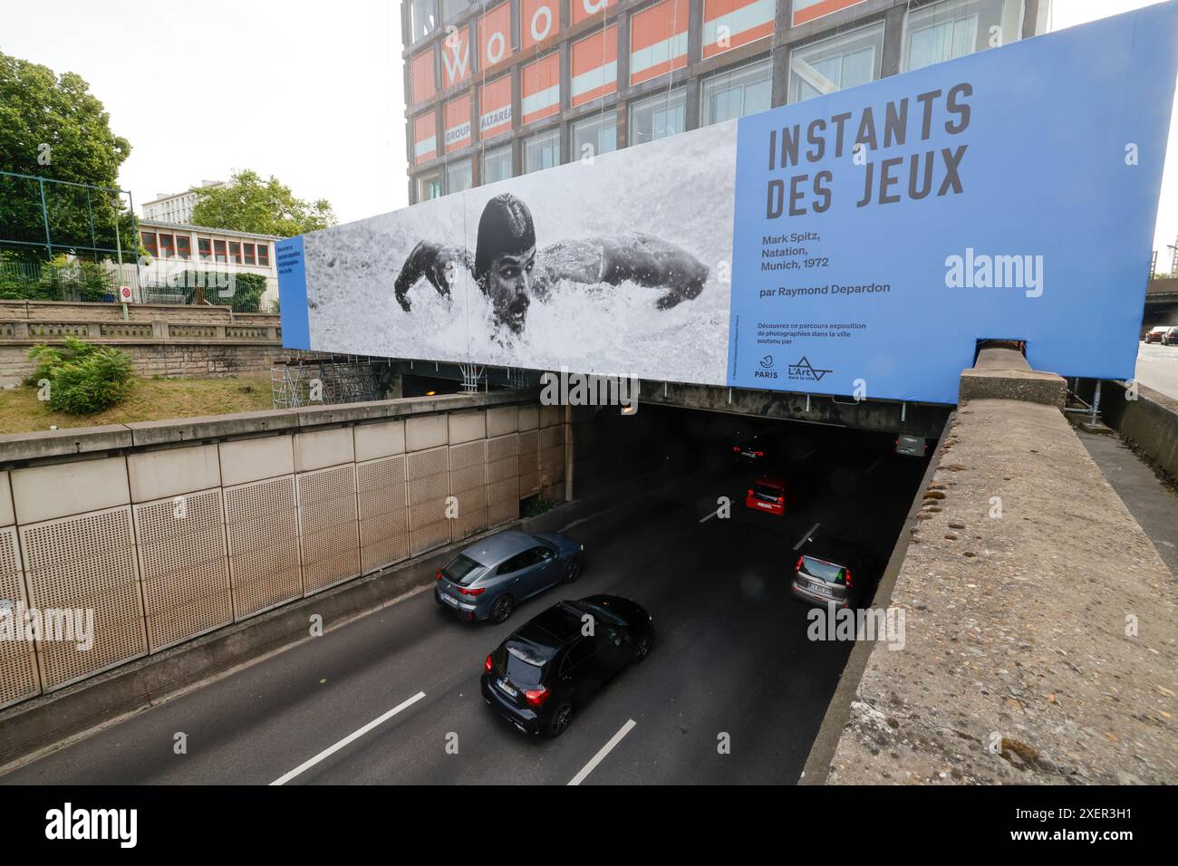 Hommage aux PHOTOGRAPHIES DES JEUX OLYMPIQUES DE RAYMOND DEPARDON a PARIS Banque D'Images