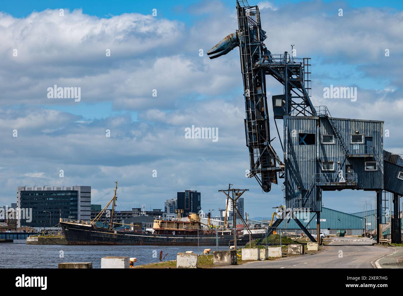 Leith Docks, Édimbourg, Écosse, Royaume-Uni, 29 juin 2024. Le navire historique SS Explorer construit en 1955 avait un rôle principal en tant que navire de recherche halieutique et a été équipé à un niveau élevé pour le confort des scientifiques et des marins. Mis hors service en 1985, il a un poste d'amarrage gratuit à Leith pendant que les bénévoles travaillent à la restauration. Plus de £500 000 est nécessaire pour la mettre en cale sèche et enlever la rouille. Crédit : Sally Anderson/Alamy Live News Banque D'Images