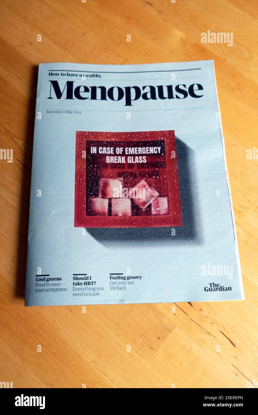 Couverture avant Guardian Weekend magazine supplément HRT hormone remplacement ménopause femmes problèmes de santé 11 mai 2024 Banque D'Images