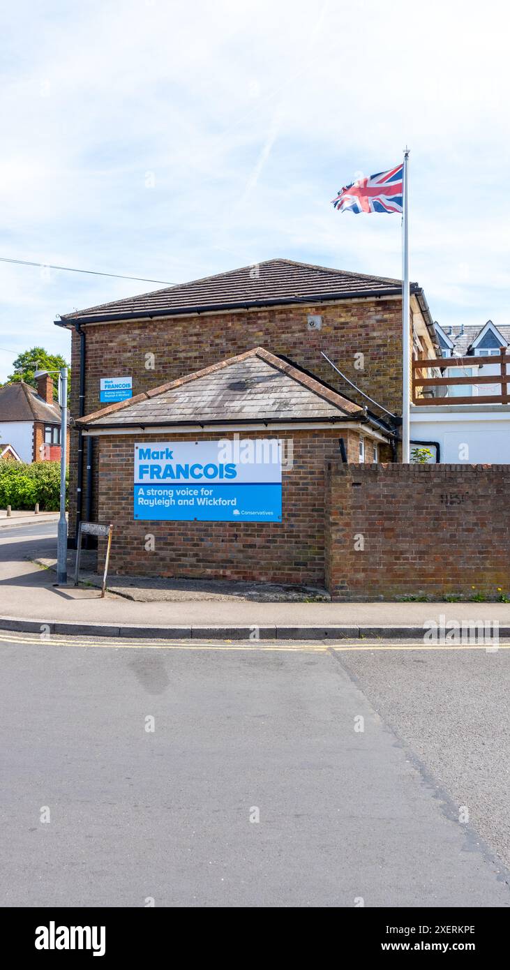 Le candidat conservateur Mark Francois accroît la couverture des affiches dans Rayleigh et Wickford pour les élections générales du 4 juillet 2024 dans l'espoir de gagner Banque D'Images