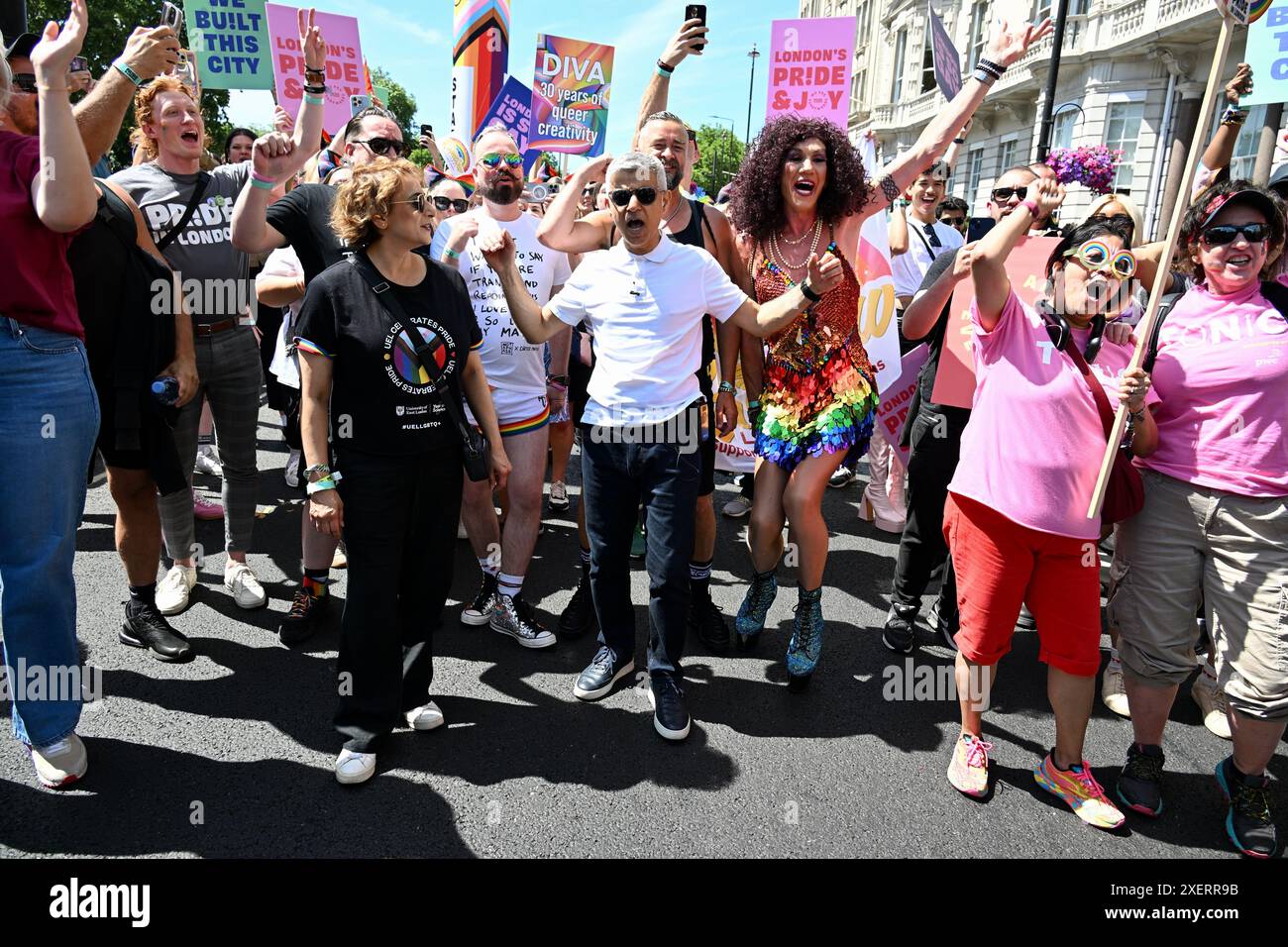 Londres, Royaume-Uni. 29 juin 2024. Londres, Royaume-Uni . Sadiq Khan, maire de Londres. La Pride Parade annuelle a eu lieu dans le centre de Londres pour célébrer la diversité et l'inclusion, avec une marche de Hyde Park Corner à Whitehall avec la participation de groupes LGBTQ + rejoints par quelque 30 000 participants. Crédit : michael melia/Alamy Live News Banque D'Images