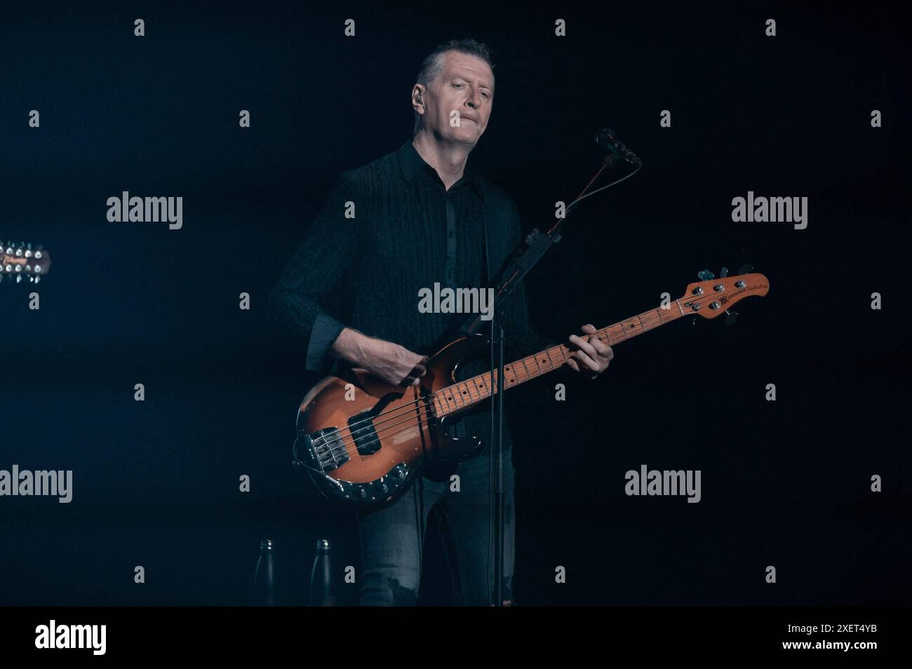 Concert de musique - simple Minds - Global Tour 2024 GED Grimes joue de la trhe basse pendant simple Minds - Global Tour 2024, concert de musique à Rome, Italie, juin 28 2024 Rome Auditorium Parco della Musica Roma Ennio Morricone Italie Copyright : xTommasoxNotarangelox/xLiveMediax LPM 1424435 Banque D'Images