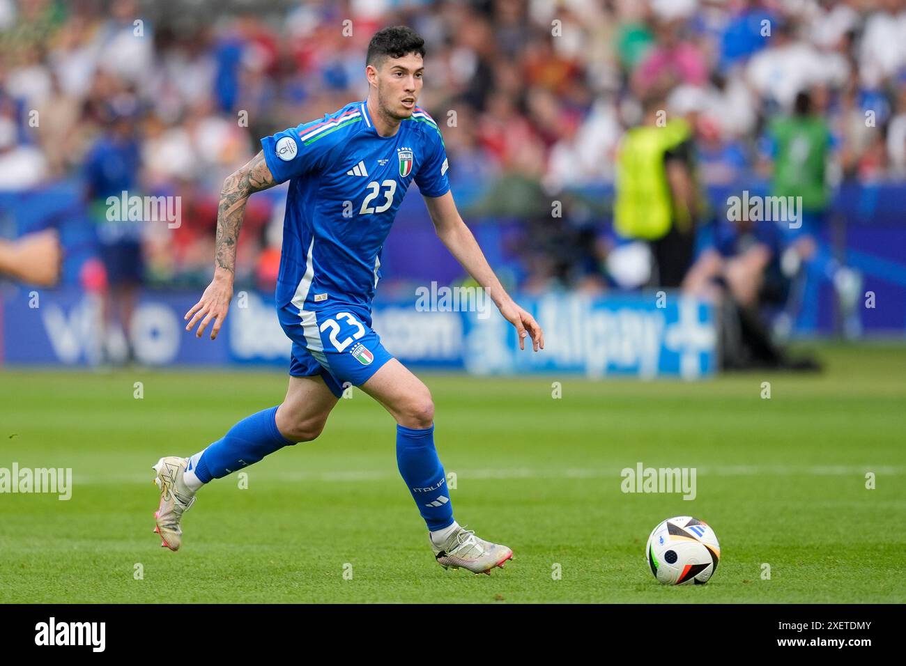 L'Italien Alessandro Bastoni lors de la manche de l'UEFA Euro 2024 du 16e match à l'Olympiastadion de Berlin, en Allemagne. Date de la photo : samedi 29 juin 2024. Banque D'Images