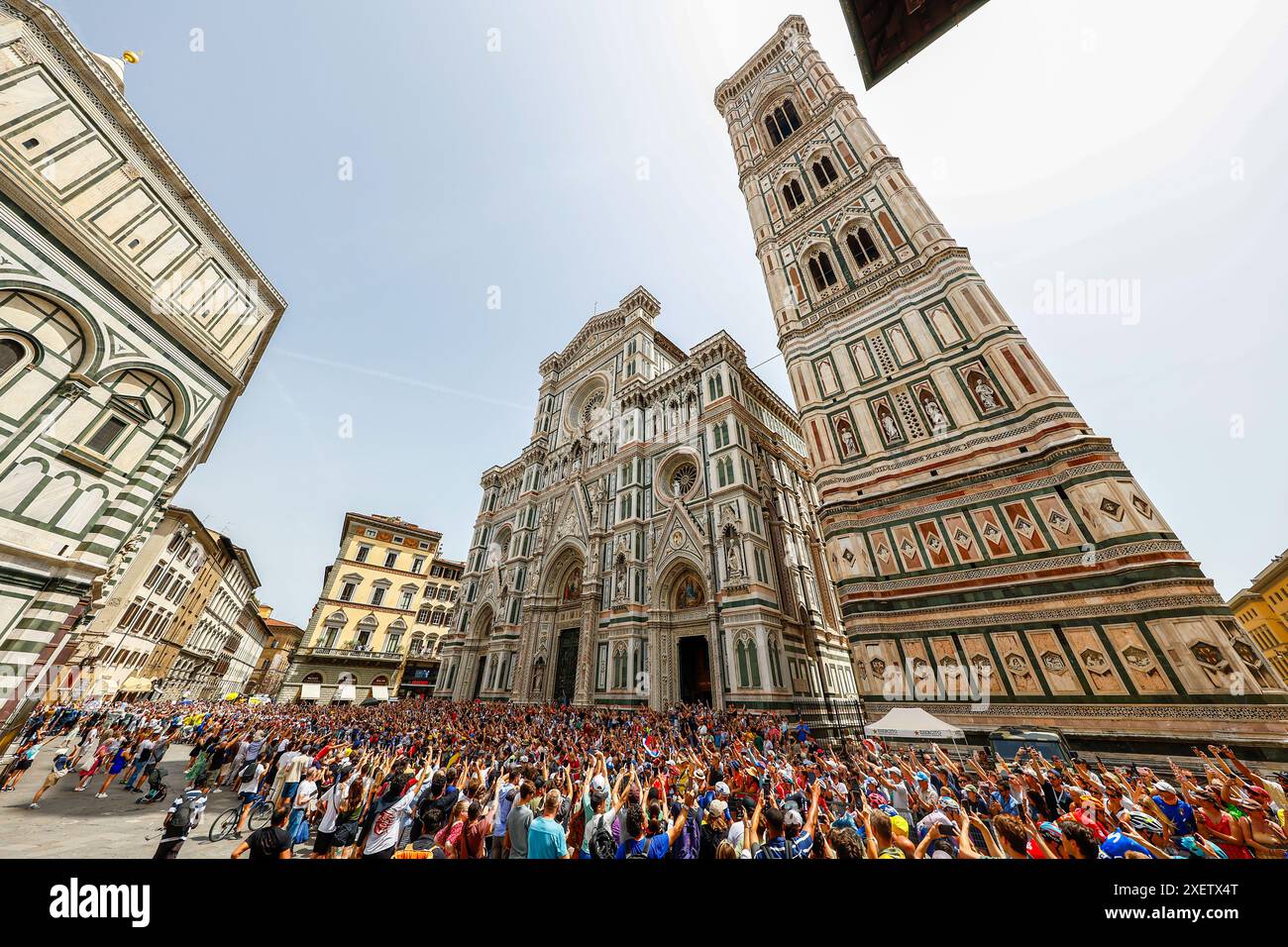 RIMINI, ITALIE - JUIN 29 : Florence lors de l'étape 1 de la 111ème édition du Tour de France 2024, une étape de 206 kms avec départ à Florence et arrivée à Rimini le 29 juin 2024 à Rimini, Italie, 29/06/2024 ( photo par Luca Bettini / Pool / GodingImages crédit: Peter Goding/Alamy Live News Banque D'Images