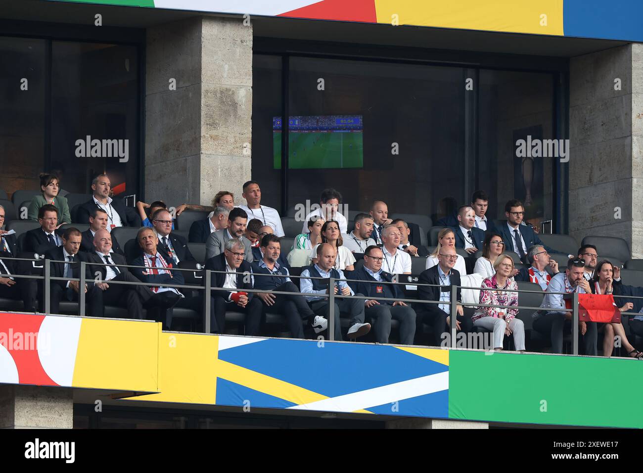 Berlin, Allemagne. 29 juin 2024. Gianluca Zambrotta et Marco Materazzi au deuxième rang et Aleksander Ceferin, président de la FIFA Gianni Infantino et Dominique Blanc Presdiente de la Fédération suisse de football se retrouvent lors de la manche 16 des Championnats d'Europe de l'UEFA à l'Olympiastadion de Berlin. Le crédit photo devrait se lire : Jonathan Moscrop/Sportimage crédit : Sportimage Ltd/Alamy Live News Banque D'Images