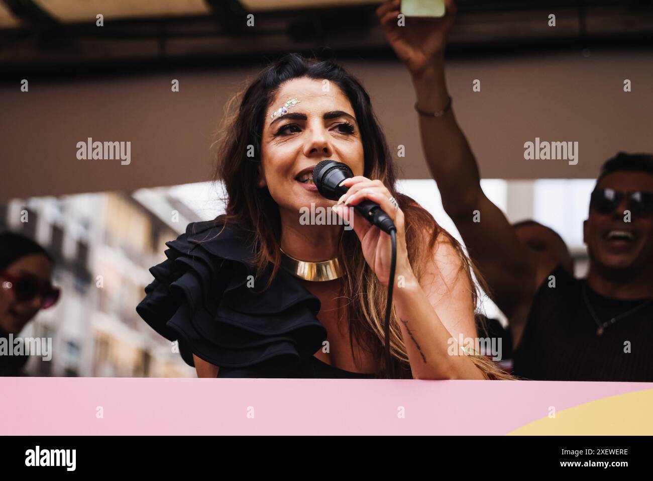 Milan : Milan, VIP et influenceurs au défilé Milan Pride 2024. Sur la photo : Mietta (crédit image : © Alessandro Bremec/IPA via crédit : Zuma Press/Alamy Live News Banque D'Images