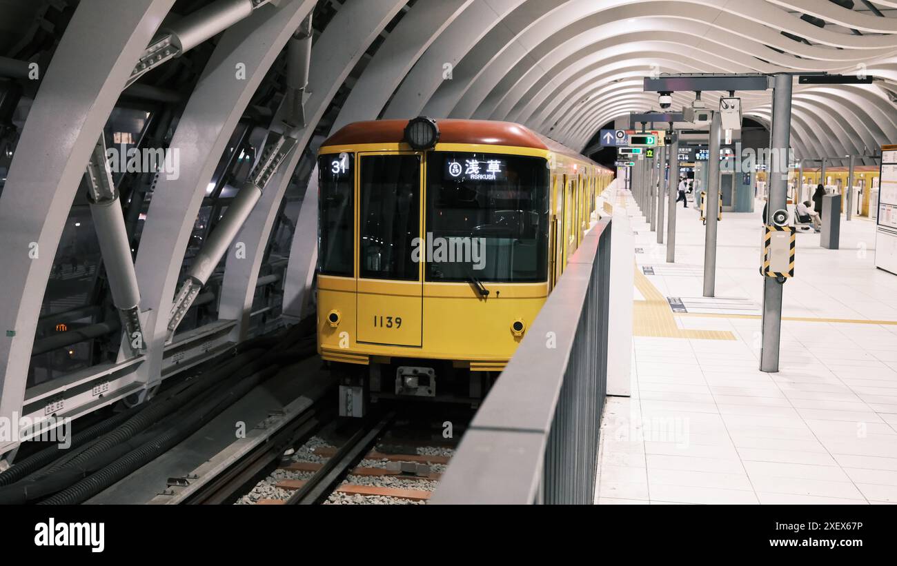 Le métro à Asakusa de la station de métro Shibuya rénovée Banque D'Images