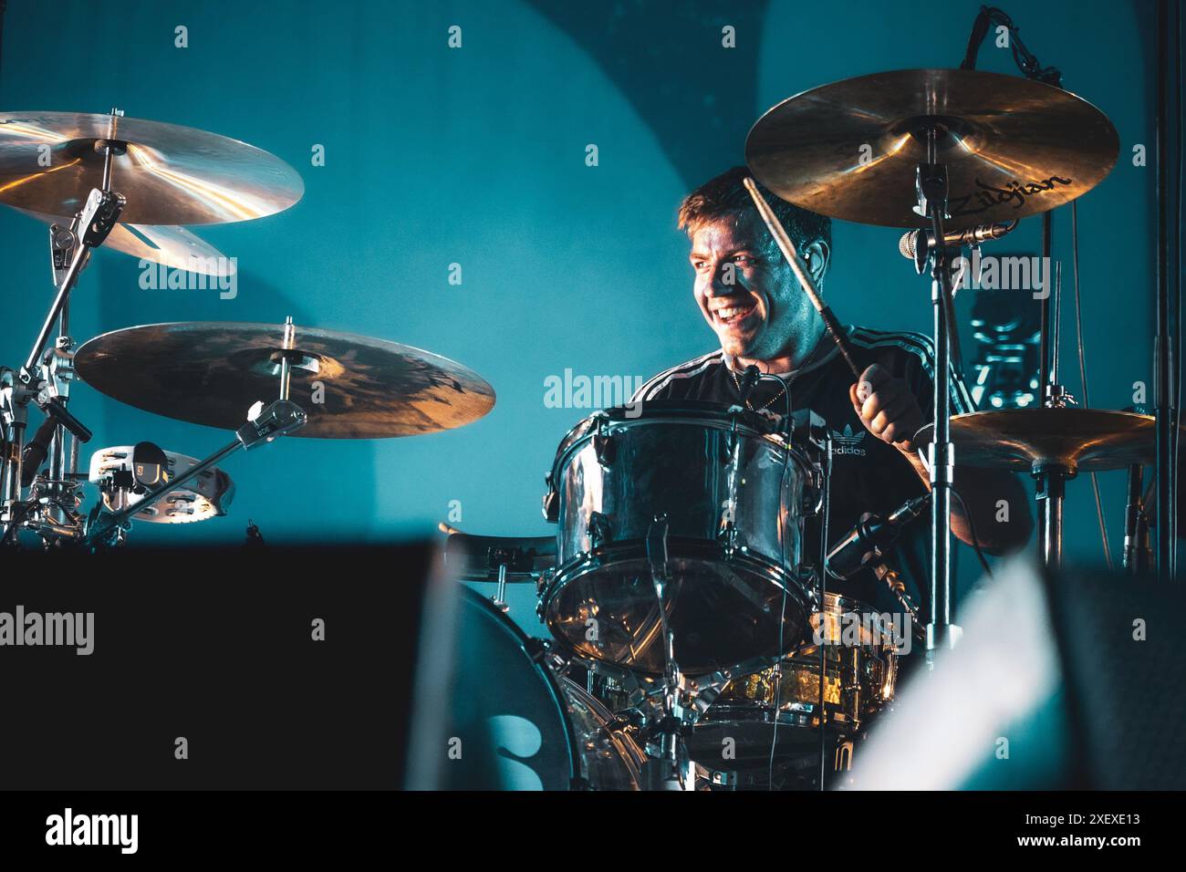 ITALIE, COLLEGNO, le 29 JUIN : Jon Beavis, batteur du groupe britannique IDLES, se produisant en direct sur scène lors de l'édition 2024 du Flowers Festival Banque D'Images