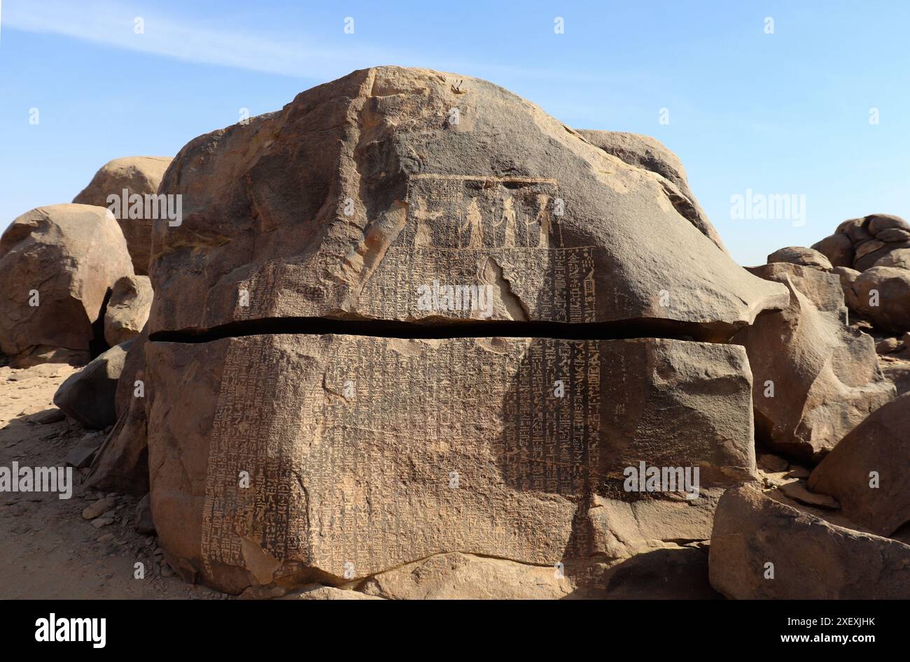 La stèle de la famine (anciennes inscriptions égyptiennes écrites en hiéroglyphes égyptiens situées sur l'île de Sehel à Assouan, Égypte) Banque D'Images